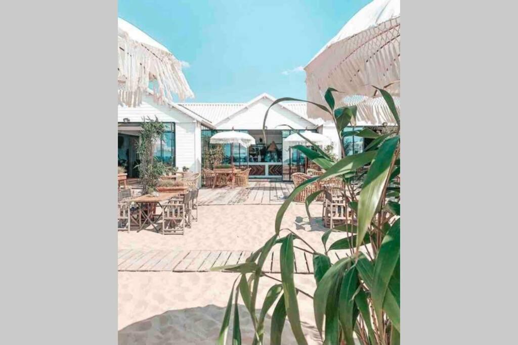 Beachhouse Seabreeze, Ontspannen Naast De Zee! *